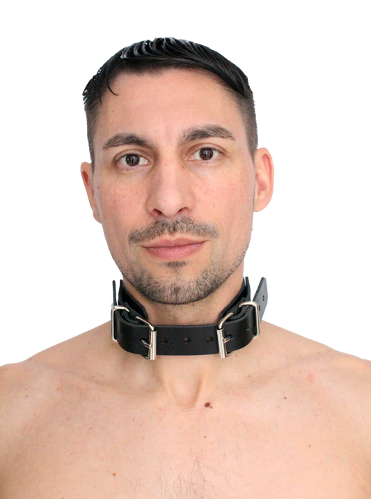 BUCKLE choker