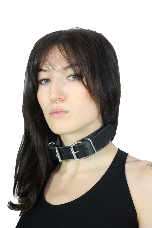 BUCKLE choker